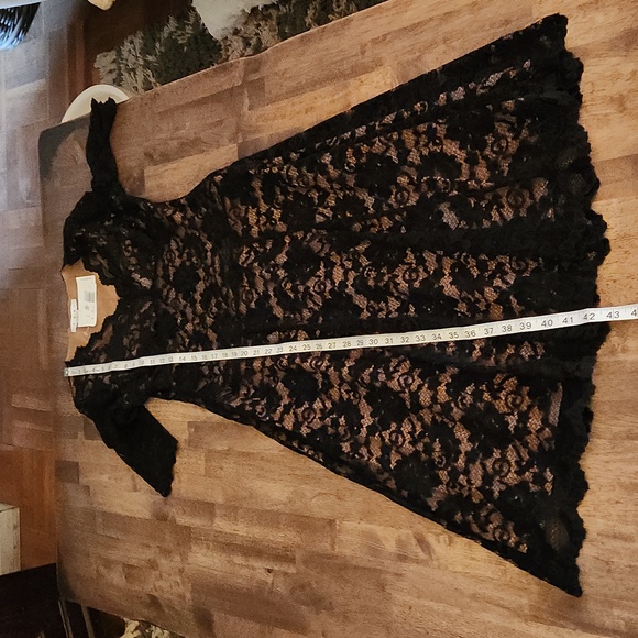 NWT CAbi Black Lace Dress - Size Small - Picture 15 of 16